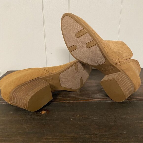 NWOT Fergie Bianca Ankle Boots/Booties. Tan. Size 8. - Picture 5 of 5